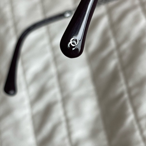 Chanel Silver Tone/Pink 4245 Chain Detail Round Sunglasses - Picture 13 of 14